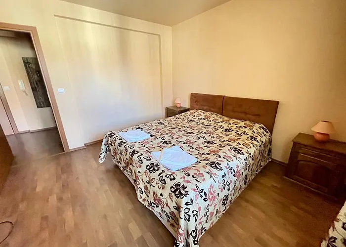 Private Next To Bellevue Apartment *