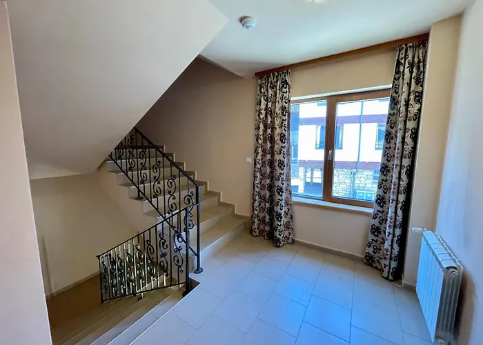 Private Next To Bellevue *